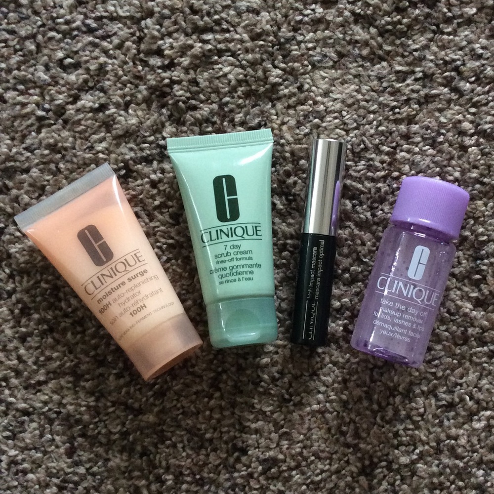 Clinique Sample Set - Picture 2 of 15